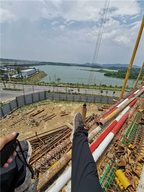 阳东区作业中发生设备损坏或人员意外，责任怎么划分？