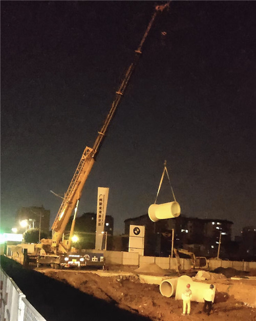 阳东区“弯臂矫正”—— 吊车的 “形变补偿” 技术