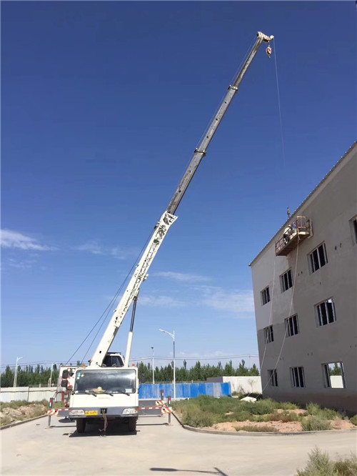 阳东区“轻装强干”—— 吊车的 “轻量化臂架” 技术