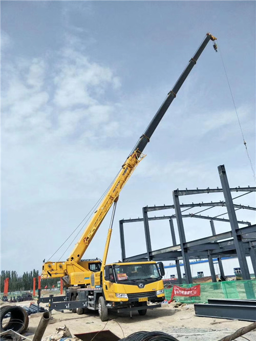 阳东区超高层建筑钢结构吊装案例